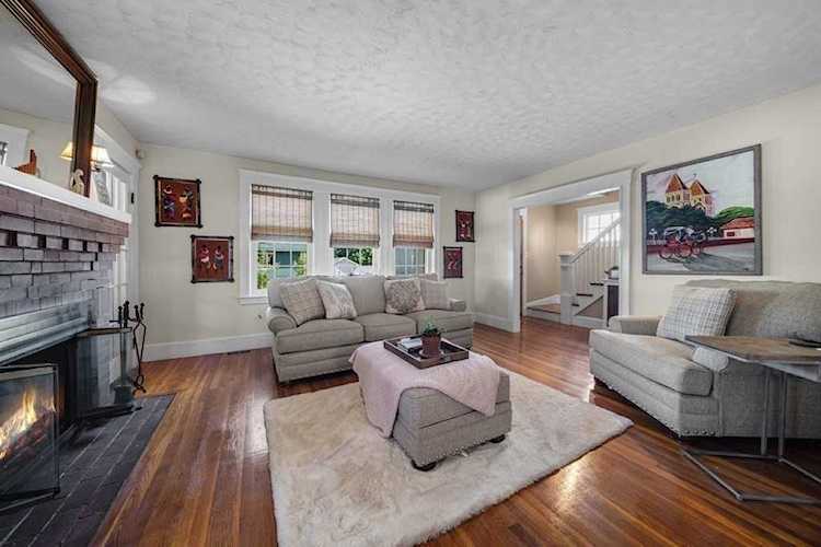 18 Hodgkinson St Quincy, MA 02169