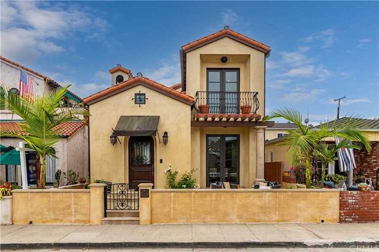 154 Syracuse Walk Long Beach, CA 90803