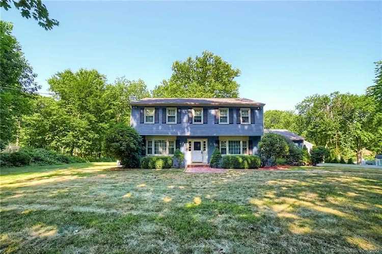 57 Forest Glen Drive Woodbridge, CT 06525
