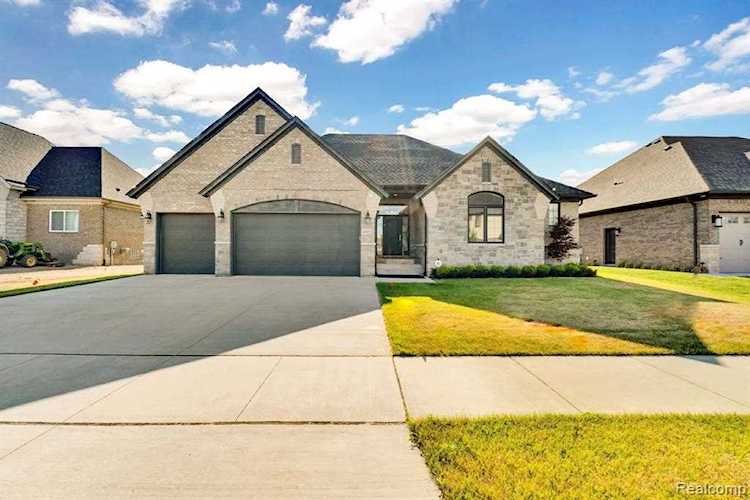 49811 Chaucer, Macomb, MI 48044 in Christenbury Creek Mccp No 1123|Macomb MLS# 60132039 Photo 1