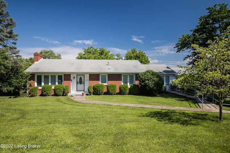 2223 Goldsmith Ln Louisville, KY 40218