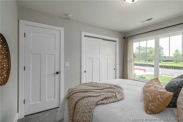 2796 Abby Woods Dr Jeffersonville, IN 47130 MLS 2022010378