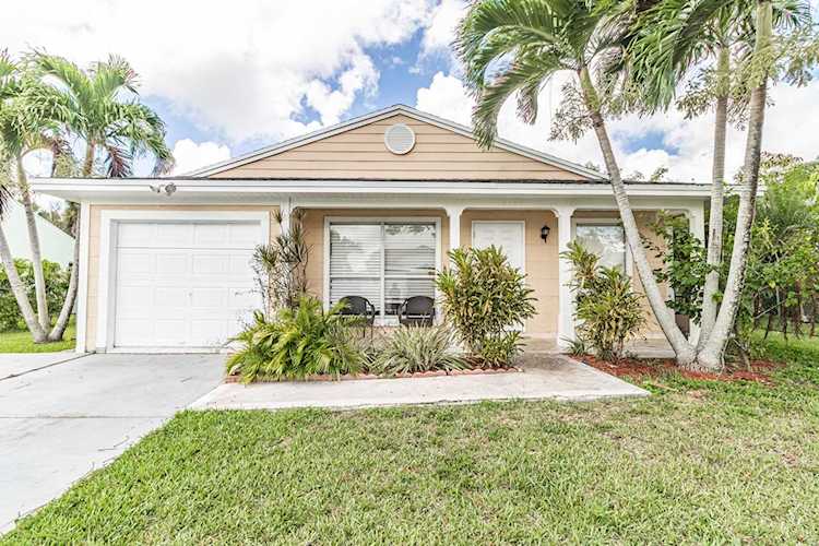 8135 Cedar Hollow Lane Boca Raton, FL 33433