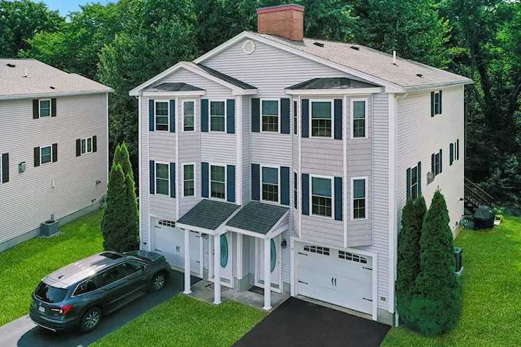 8 Billerica Avenue Ext #13 in Billerica, MA - Century 21 New England Photo 1