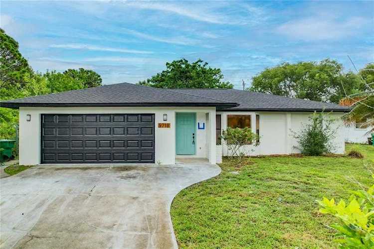 9718 Gulfstream Blvd Englewood, FL 34224