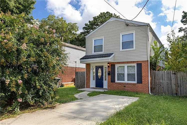 home for sale in Fairmount Park East Norfolk VA 23513 - MLS 10453872 Photo 1