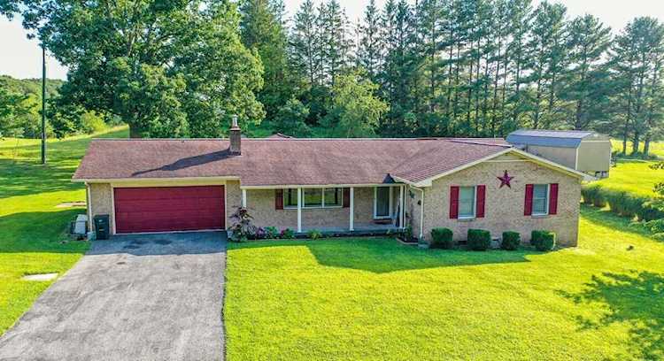 252 Oak Dr Frankford, WV 24938