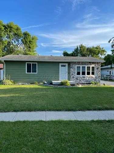 243 11 Ave W West Fargo, ND 58078 | MLS 22-4163 Photo 1