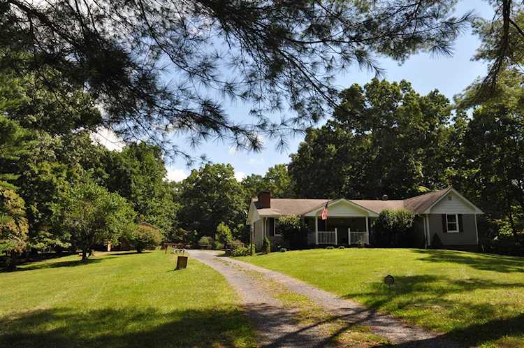 255 Woodbrier Estates Rd Alderson, WV 24910
