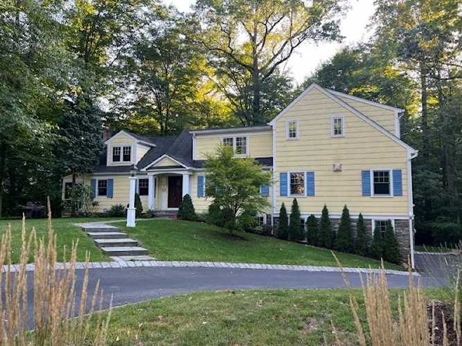 9 Countryside Dr New Providence Boro, NJ 07901