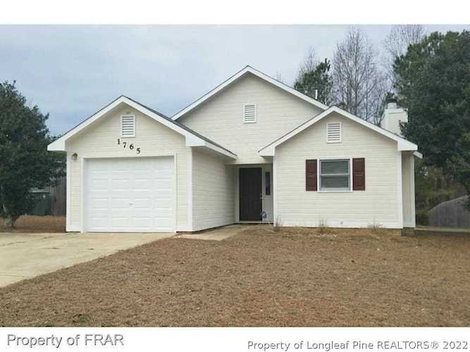1765 Winnabow Dr Fayetteville, NC 28304