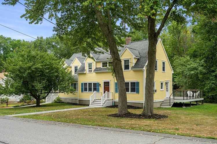29 Putnam Lane Danvers, MA 01923 | MLS 73029326 Photo 1