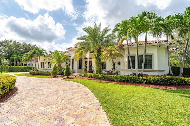 6990 SW 90th St Pinecrest, FL 33156