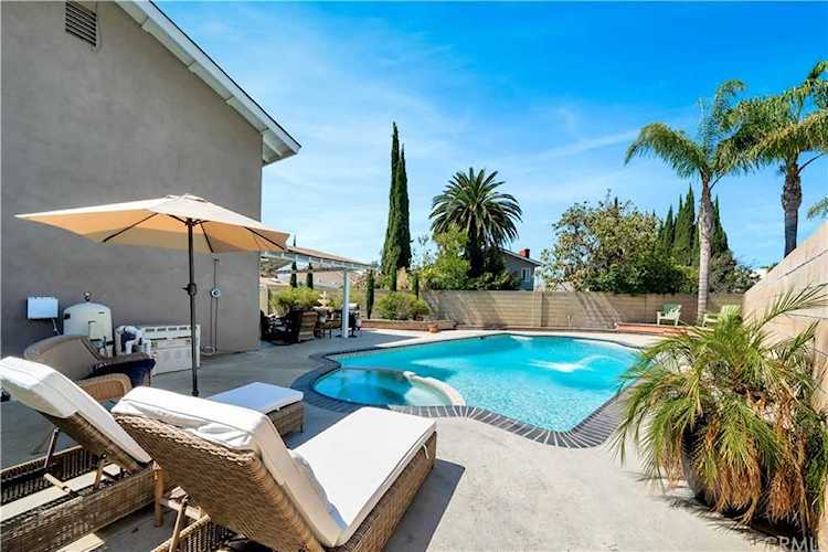 1233 N Thurston Place Anaheim, CA 92807 | MLS OC22179864 Photo 1