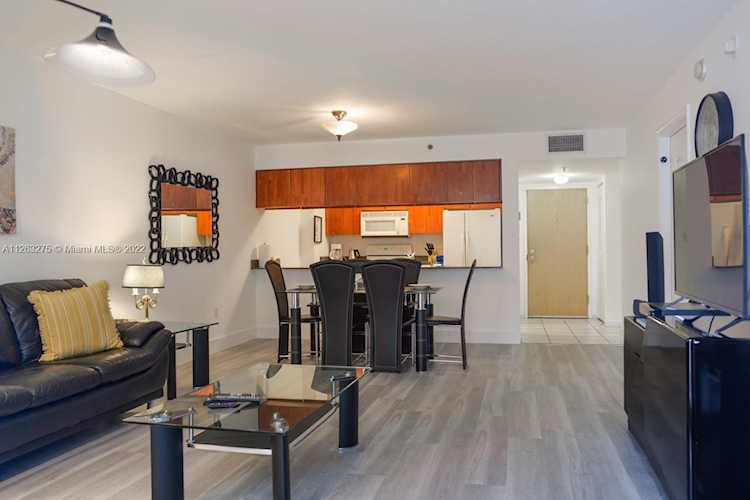 1200 Brickell Bay Dr #2404 Miami, FL 33131