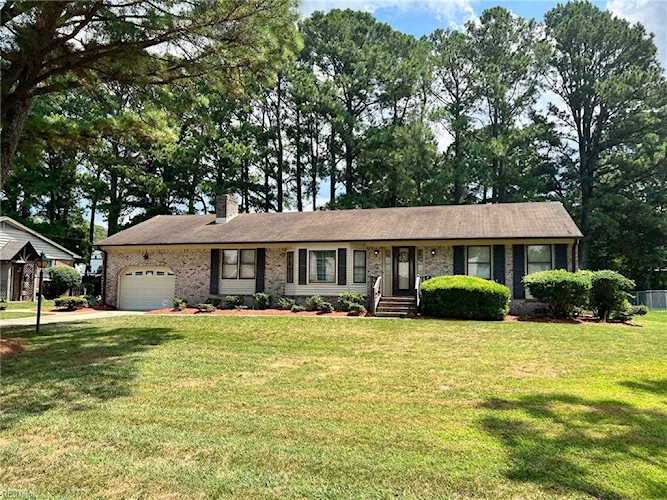 813 Arnold Palmer Dr Portsmouth, VA 23701 home for sale, MLS#10451047 - Crescas Real Estate Photo 1