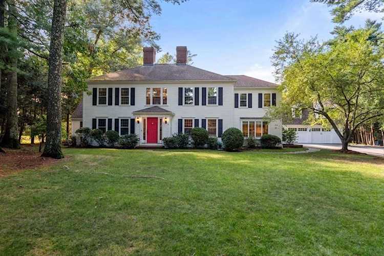 6 Pheasant Hill Ln Duxbury, MA 02332
