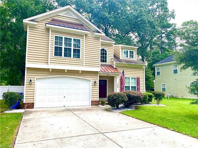 613 Crossland Dr Chesapeake, VA 23320 home for sale, MLS#10453971 - Crescas Real Estate Photo 1