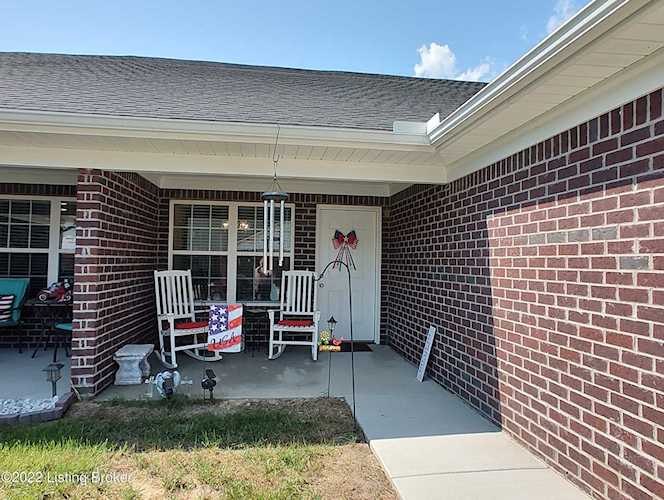 6720 Eagle Wood Dr Louisville, KY 40272