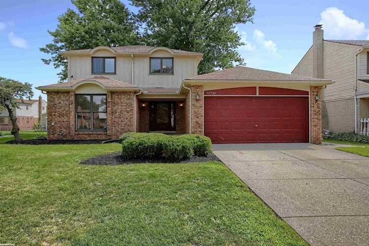37730 Evergreen Dr, Sterling Heights, MI 48310 in Parkway Estates Sub|Macomb MLS# 50088090 Photo 1