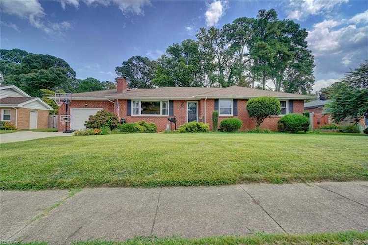 1717 Banning Rd Norfolk, VA 23518 | MLS 10453904 Photo 1