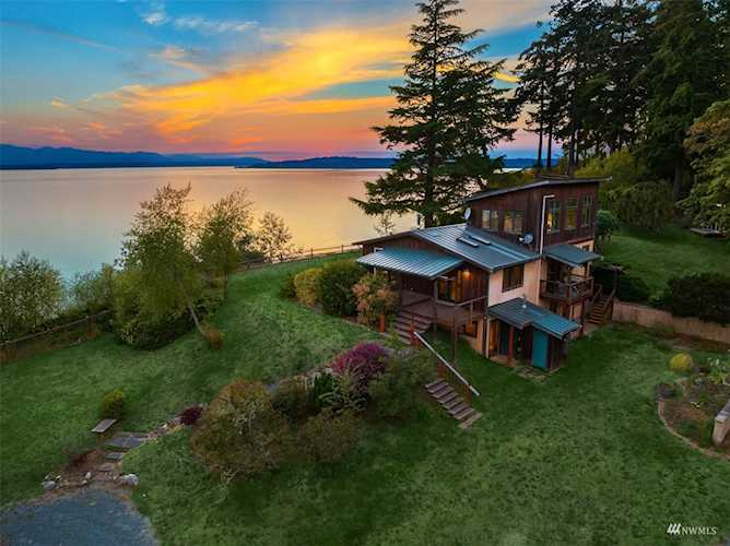 7030 Sills Rd Clinton, WA 98236