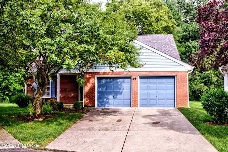8724 Deer Point Ct Louisville, KY 40242