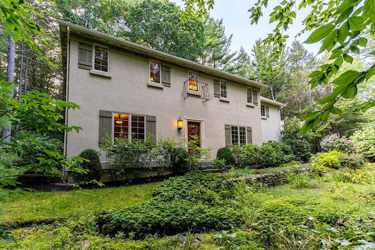 10 Regina Rd Portsmouth, NH 03801