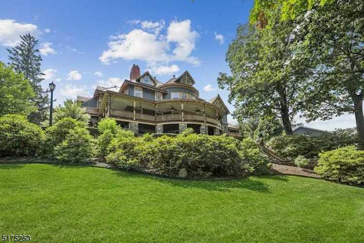 33 Edgemere Ave Mount Arlington Boro, NJ 07856