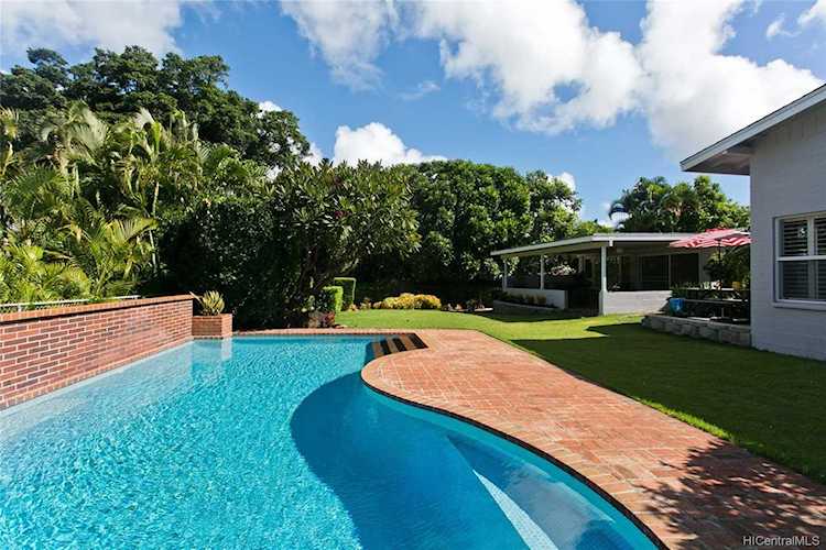 39 Makaweli Street Honolulu, HI 96825