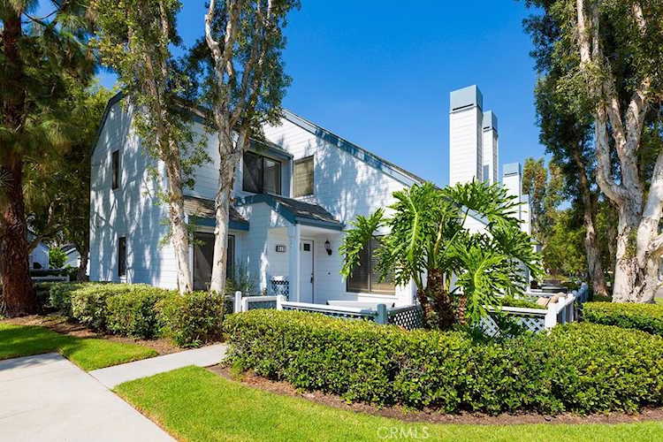 619 N Springbrook Irvine, CA 92614