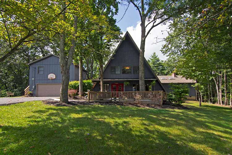 236 Mackle Pt Lewisburg, WV 24901