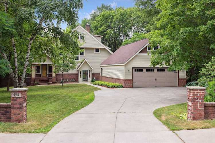 121 Elmwood Place E Minneapolis, MN 55419