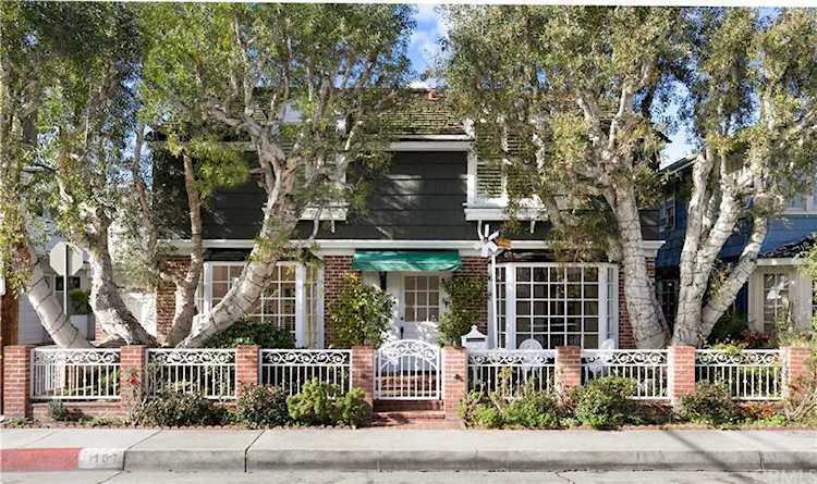 107 Coral Ave Newport Beach, CA 92662 | MLS NP17005865 Photo 1