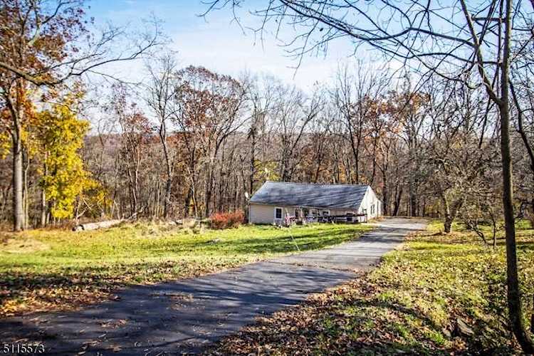 44 New Hampshire St Newton Town, NJ 07860