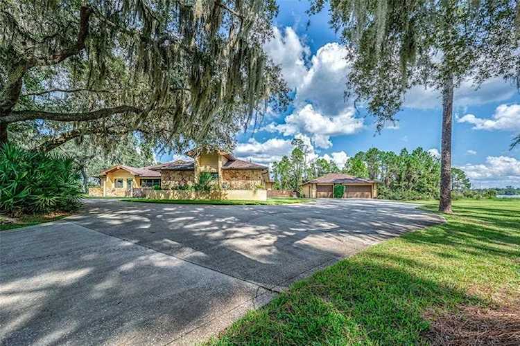 340 Valley Stream Dr Geneva, FL 32732