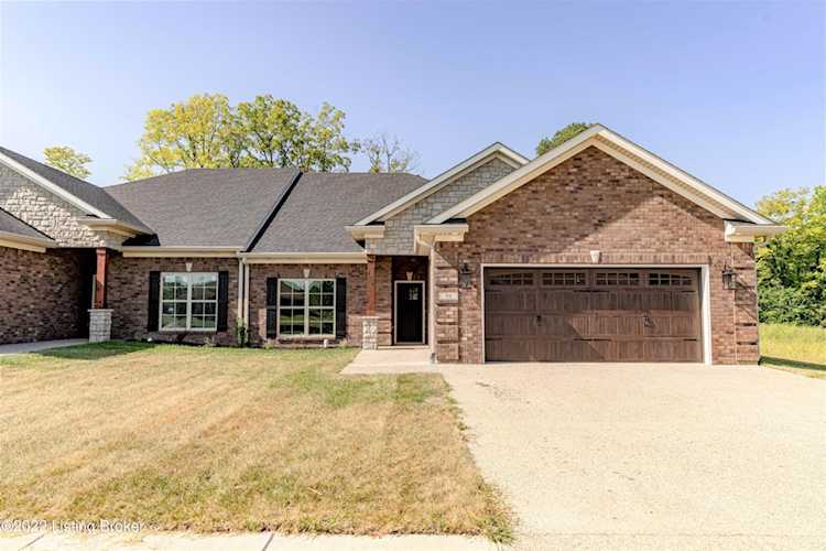 96 Cherokee Dr Shelbyville, KY 40065