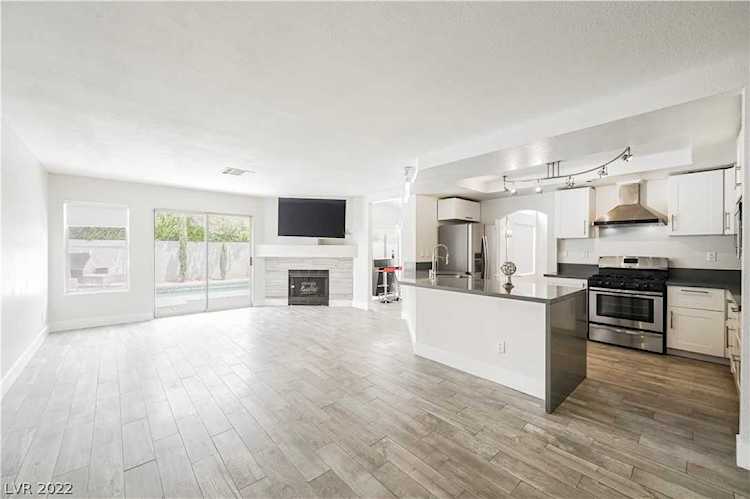 9604 W Pacific View Dr Las Vegas, NV 89117