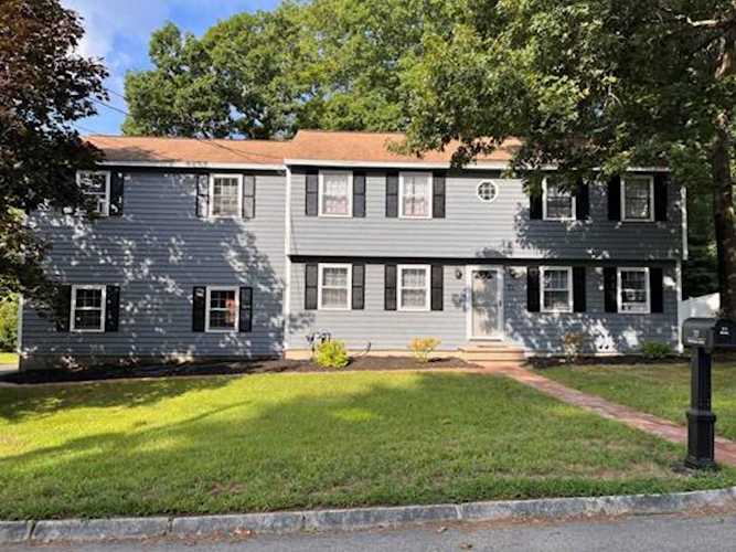 77 Mckenna Dr Nashua, NH 03062