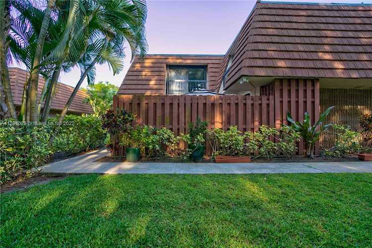 825 Center St #18D Jupiter, FL 33458