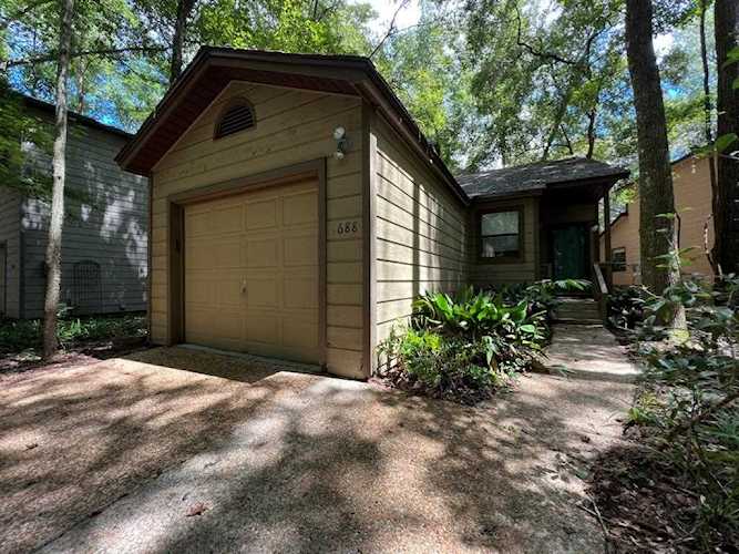 1688 Silverwood Dr Tallahassee, FL 32301