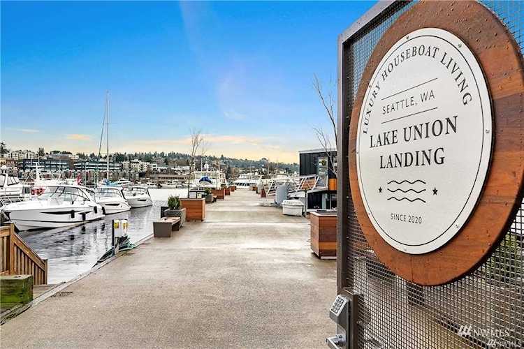2309 N Northlake Way #8 Seattle, WA 98103 | MLS® 1989647 Photo 1