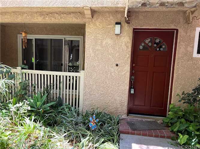 17131 Roscoe Blvd #7 Northridge, CA 91325 | MLS SR22188253 Photo 1