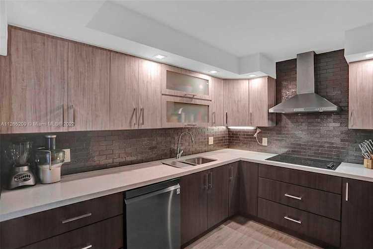 2780 NE 183rd St #2109 Aventura, FL 33160