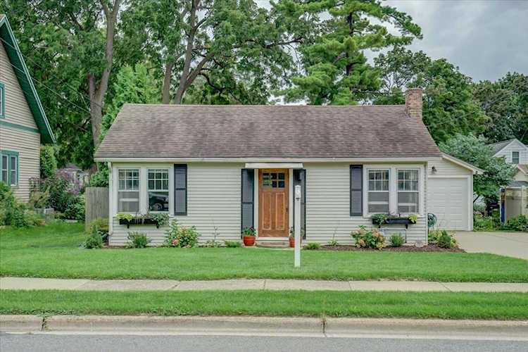 304 W Dean Ave Monona, WI 53716