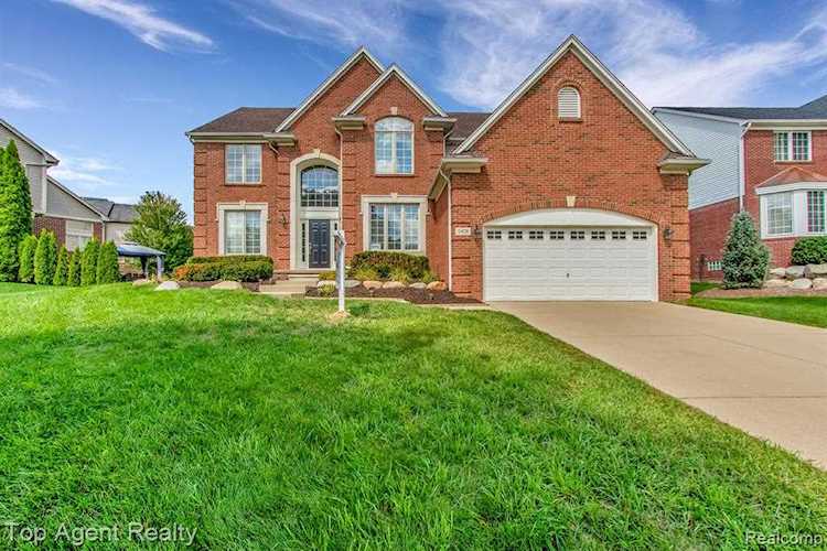 1028 Moran Rochester, MI 48307