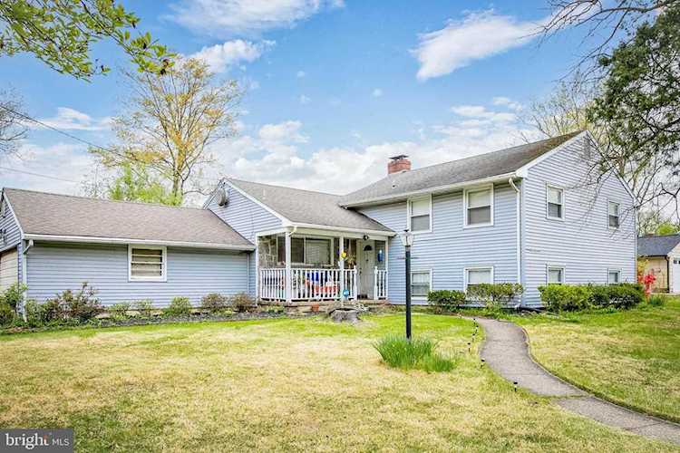 127 Barclay Ln Cherry Hill, NJ 08034
