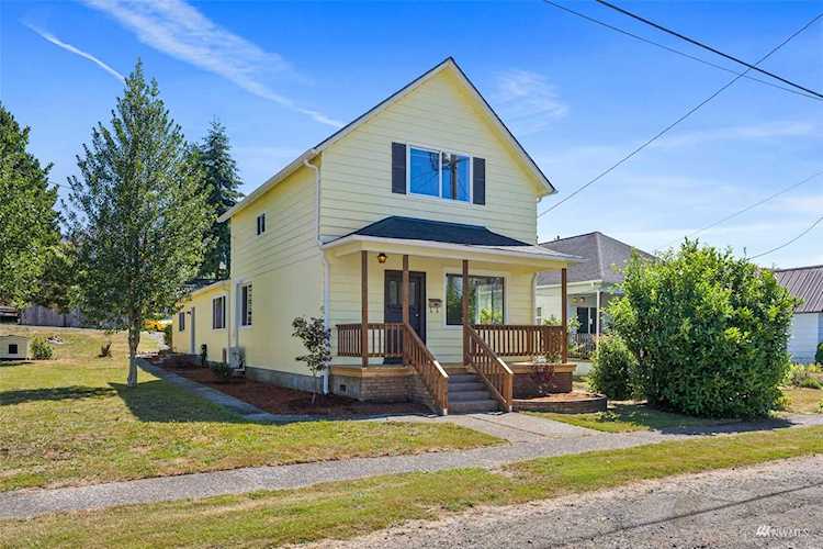 1219 Larch St Raymond, WA 98577