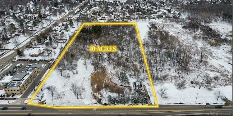 884 N Adams Rochester Hills, MI 48309