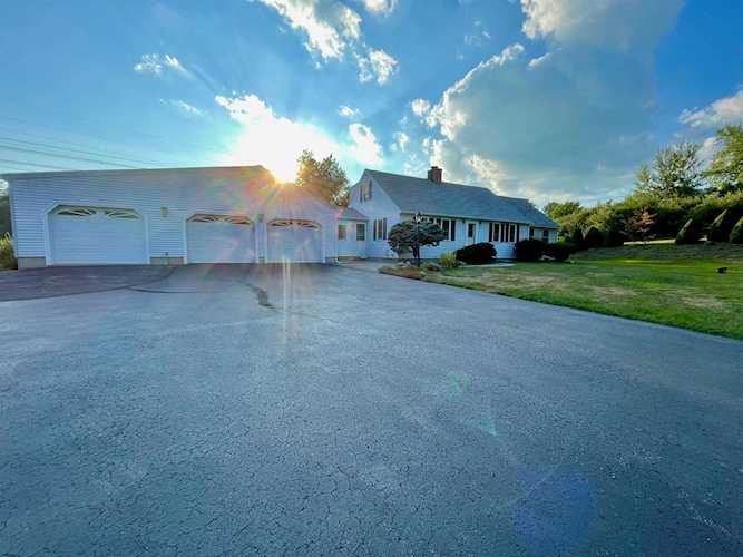 228 Daniel Plummer Rd Goffstown, NH 03045
